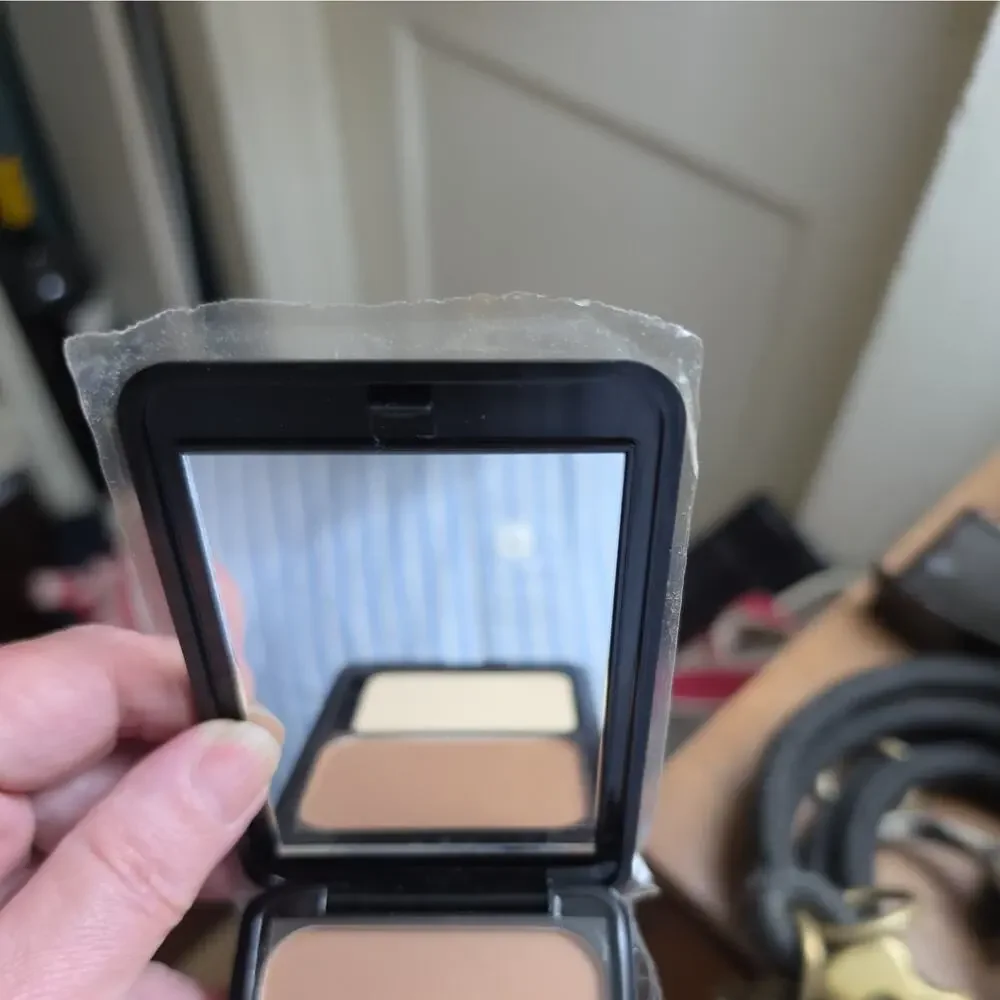 Color Perfect Dual-Activ Powder Foundation Mocha Beige Wet/Dry Compact New